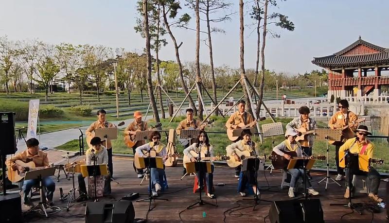 봄버스킹.jpg 이미지