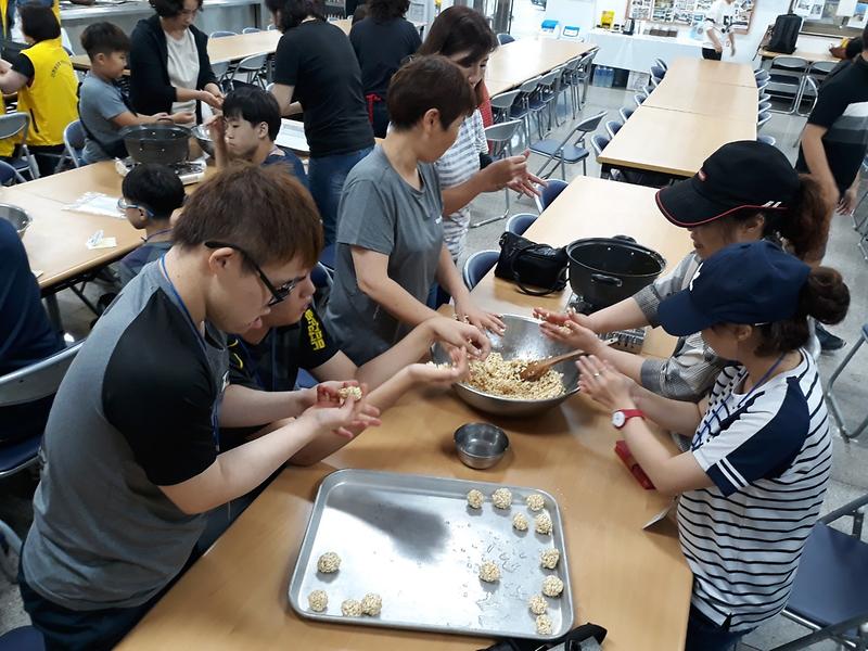 BandPhoto_2018_09_17_09_44_11.jpg 이미지