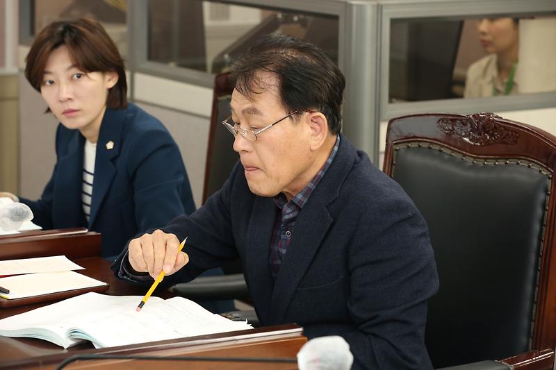  제263회 제2차 환경경제위원회 (2023.10.17.) (심우창 위원) 사진