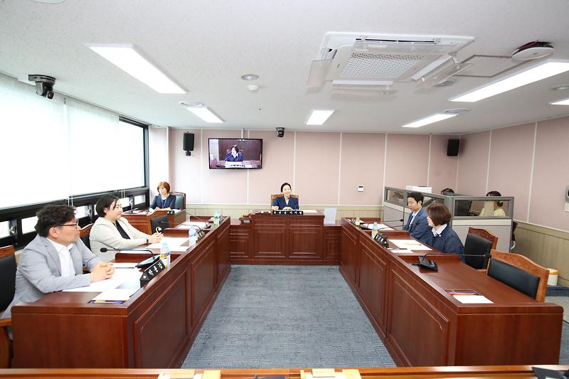 2024.07.05._제268회_폐회중_제1차_환경경제안전위원회(3).jpg 이미지