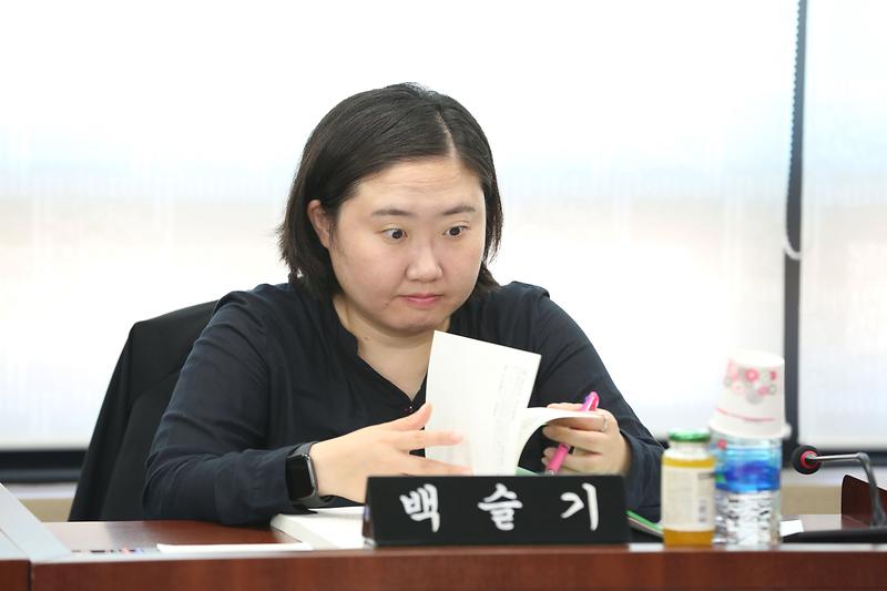 2024.10.08._제270회_제1차_환경경제안전위원회_(48).jpg 이미지