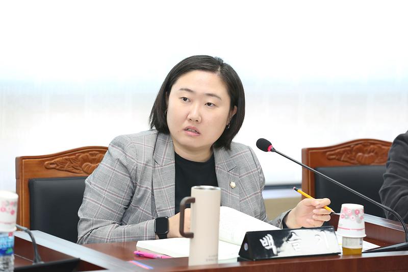 2024.10.10._제270회_제2차_환경경제안전위원회_(6).jpg 이미지