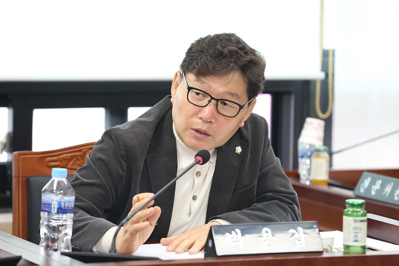 2024.10.15._제270회_제5차_환경경제안전위원회_(24).jpg 이미지