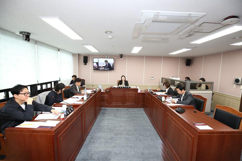 2024.10.15._제270회_제5차_환경경제안전위원회_(4).jpg 이미지