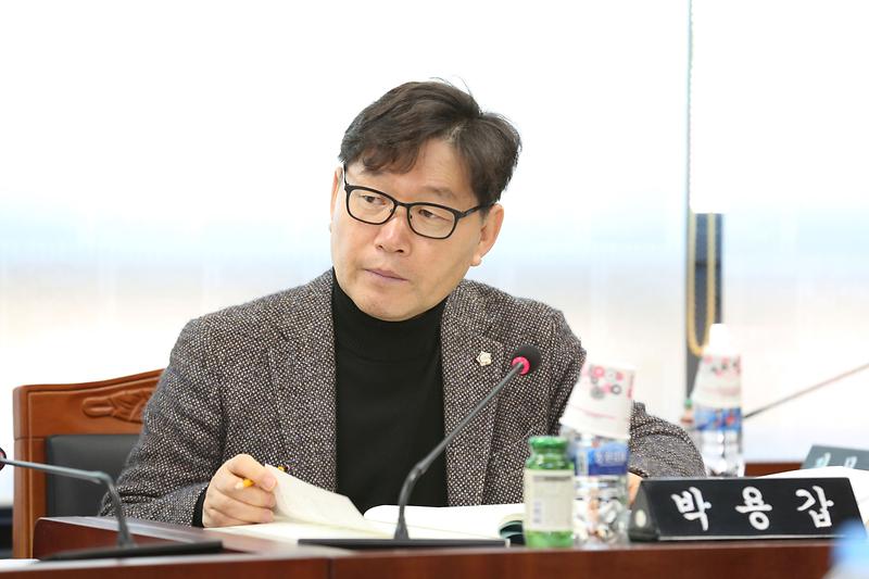 2024.12.05._제271회_제2차_환경경제안전위원회_(28).jpg 이미지