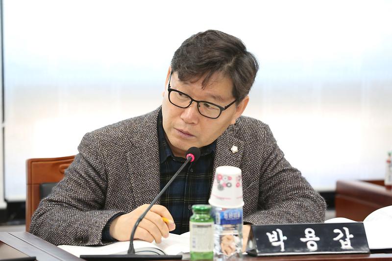 2024.12.06._제271회_제3차_환경경제안전위원회_(12).jpg 이미지