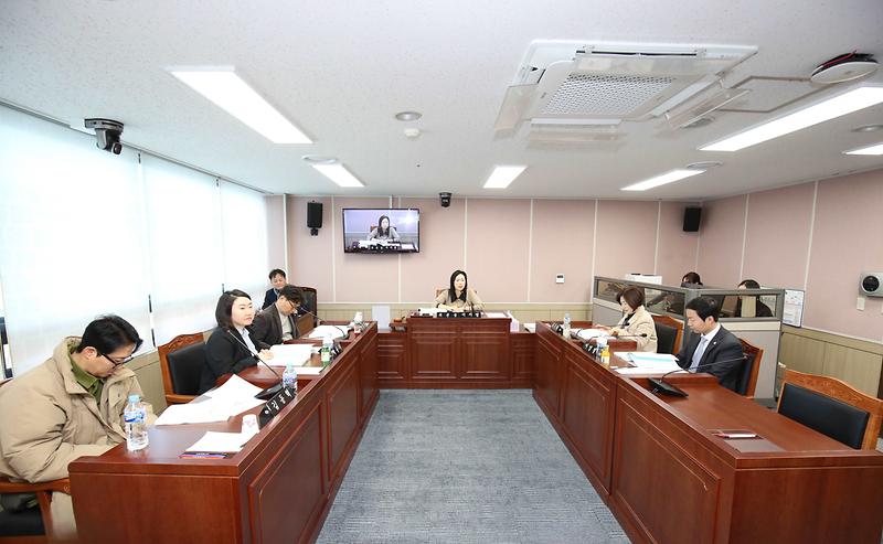 2025.02.07._제272회_제1차_환경경제안전위원회_(4).jpg 이미지