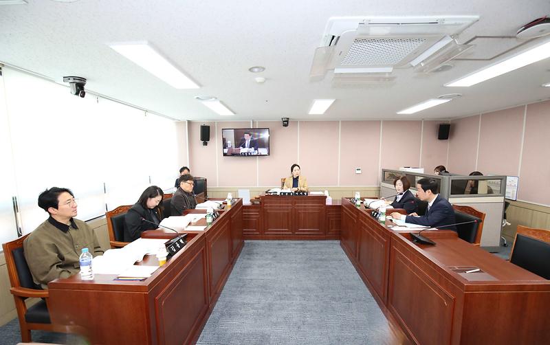 2025.04.01._제273회_제1차_환경경제안전위원회_(4).jpg 이미지