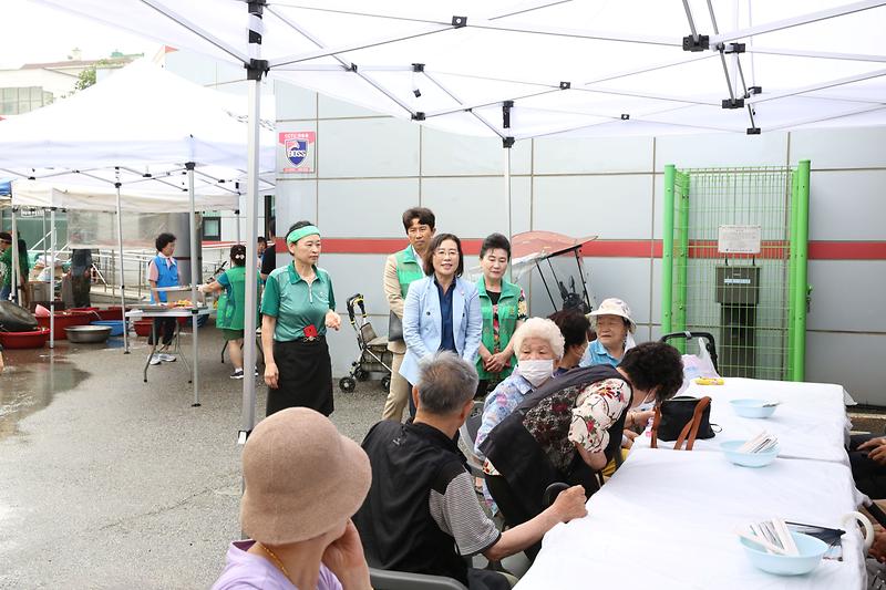 2023.07.04._삼계탕_나눔행사(석남1동)2.jpg 이미지