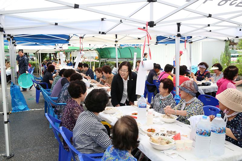 2023.07.11._사랑의_삼계탕_나눔행사(가좌1,_2,_3,_4동)5.jpg 이미지