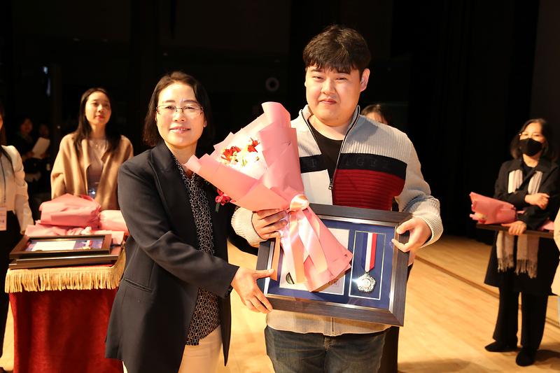 2024.04.16._제44회_장애인의_날_기념식_행사_(10).jpg 이미지