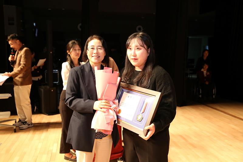 2024.04.16._제44회_장애인의_날_기념식_행사_(7).jpg 이미지