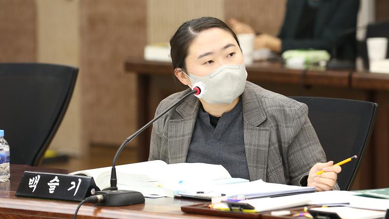 2023년도 행정사무감사 6일 차(백슬기 위원) 사진