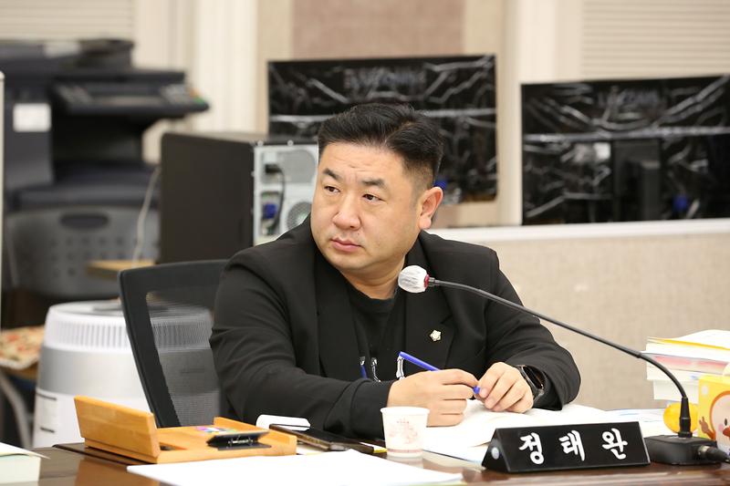 2024.11.22._2024년도_행정사무가사_특별위원회_2일차_(10).jpg 이미지