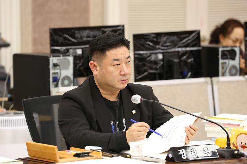 2024.11.22._2024년도_행정사무가사_특별위원회_2일차_(20).jpg 이미지