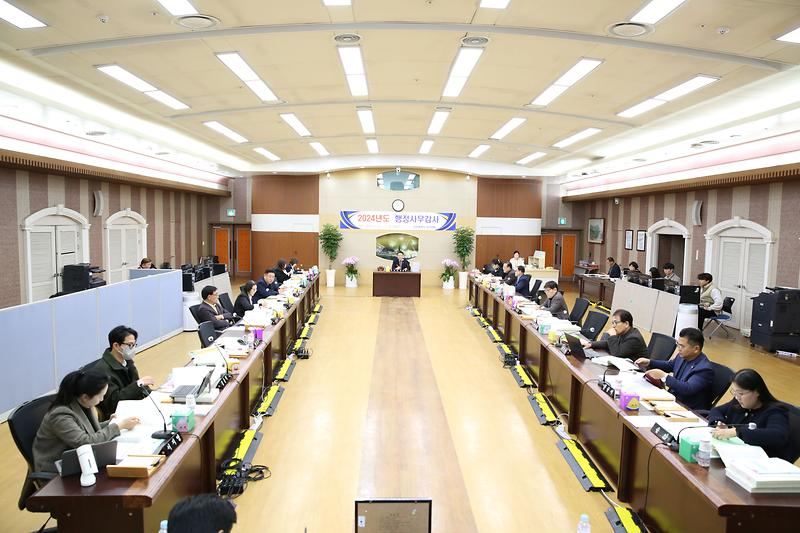 2024.11.25._2024년도_행정사무감사_특별위원회_3일차_(11).jpg 이미지