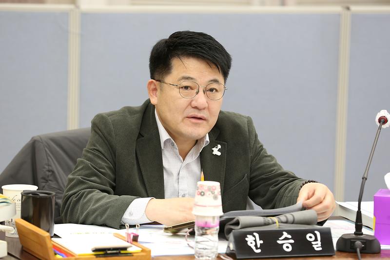 2024.11.25._2024년도_행정사무감사_특별위원회_3일차_(252).jpg 이미지