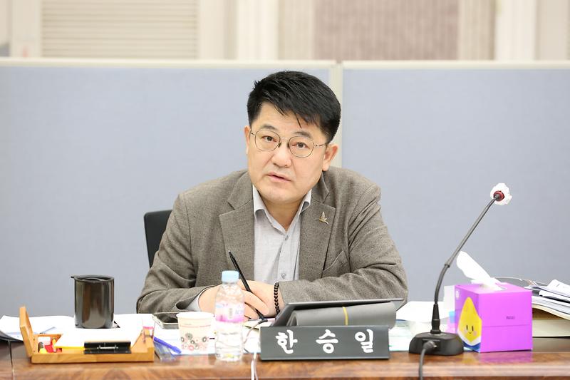 2024.11.26._2024년도_행정사무감사_특별위원회_4일차_(229).jpg 이미지