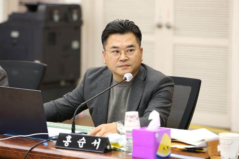 2024.11.26._2024년도_행정사무감사_특별위원회_4일차_(253).jpg 이미지