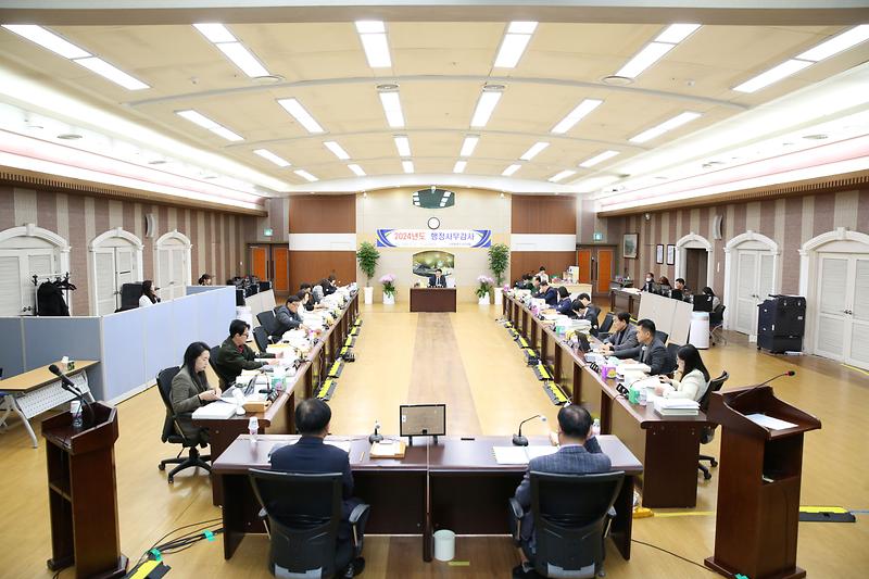 2024.11.26._2024년도_행정사무감사_특별위원회_4일차_(3).jpg 이미지