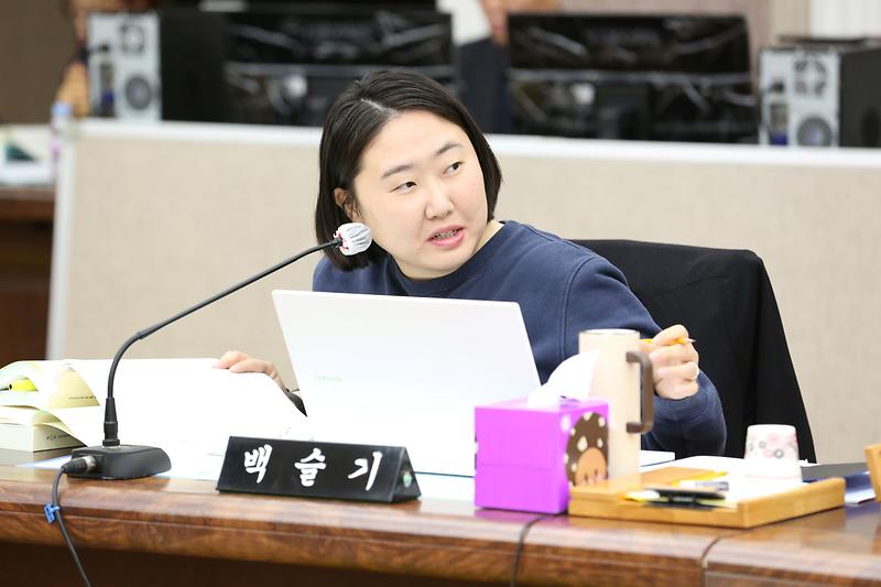 2024.11.26._2024년도_행정사무감사_특별위원회_4일차_(62).jpg 이미지