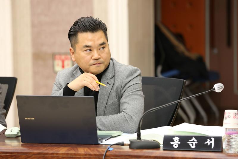 2024.11.27._2024년도_행정사무감사_특별위원회_5일차_(231).jpg 이미지