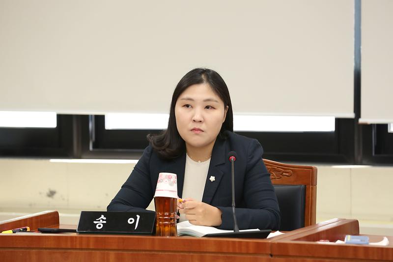 2023.10.17._제263회_제2차_복지도시위원회_(44).jpg 이미지