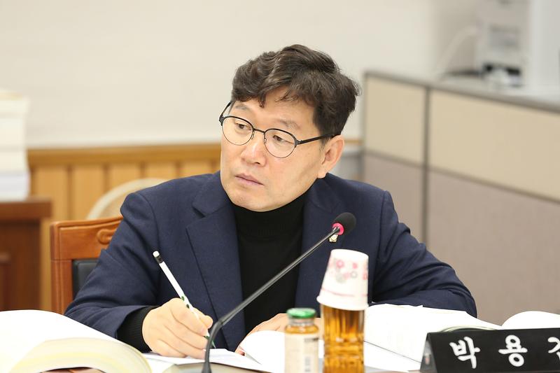 제264회 제2차 복지도시위원회 (2023.12.05.) (박용갑 위원) 사진