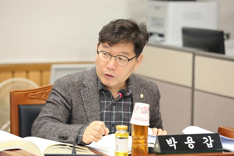 2023.12.08._제264회_제5차_복지도시위원회_(11).jpg 이미지