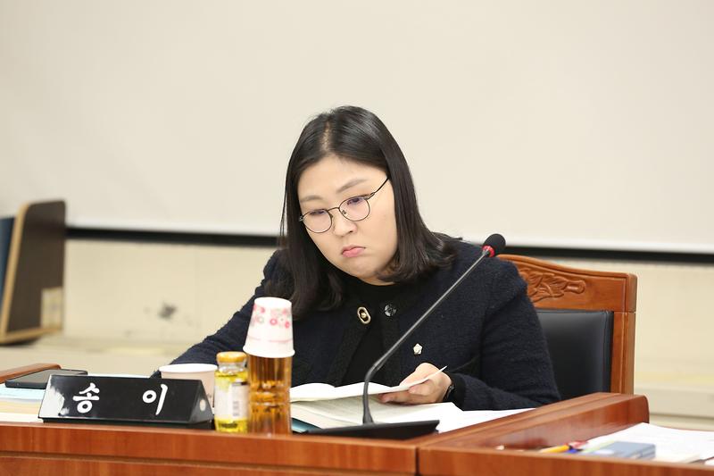 2023.12.11._제264회_제6차_복지도시위원회_(34).jpg 이미지