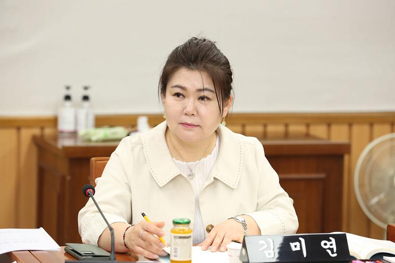 2024.04.22._제266회_제5차_복지도시위원회_(13).jpg 이미지