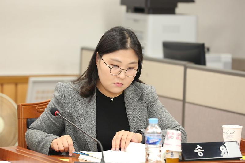 2024.10.10._제270회_제2차_복지도시위원회_(45).jpg 이미지