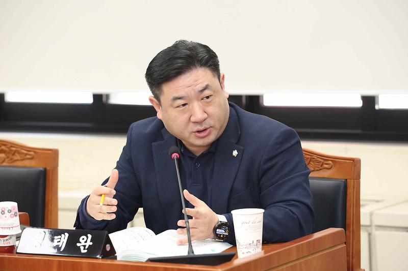 2025.02.11._제272회_제3차_복지도시위원회_(6).jpg 이미지