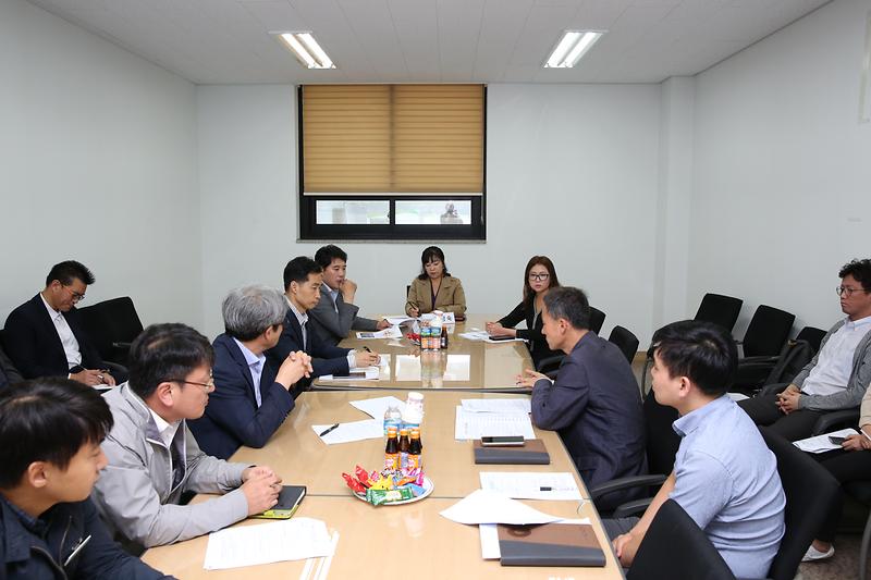 2019.10.7._국시책_사업_정상화_특별위원회_간담회.jpg 이미지