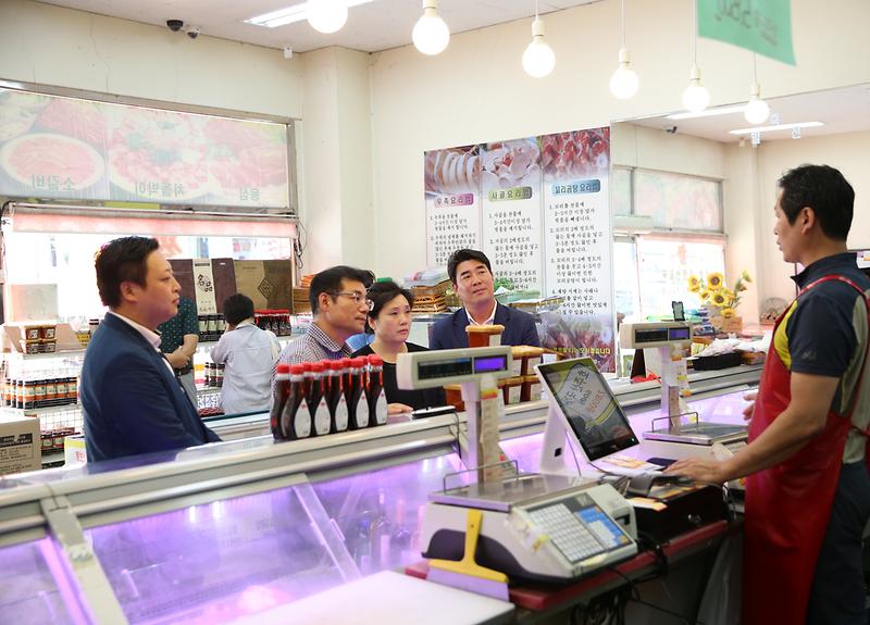 2019.8.20._골목상권_활성화_조사_특별위원회_현장방문_(35).jpg 이미지