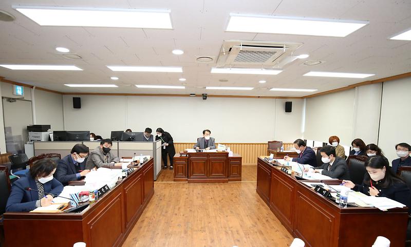 2022-12-13_보도자료사진(인천서구의회_예산결산특별위원회_2023년도_예산안_심사_완료)_2__크기조정.jpg 이미지