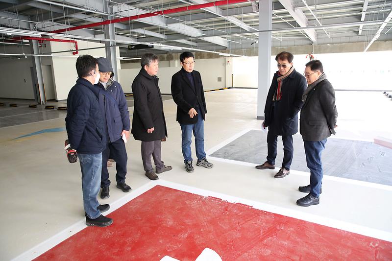 2024-02-29_보도자료_사진(서구의회_환경경제위,_당하동_공영주차장_현장방문).jpg 이미지