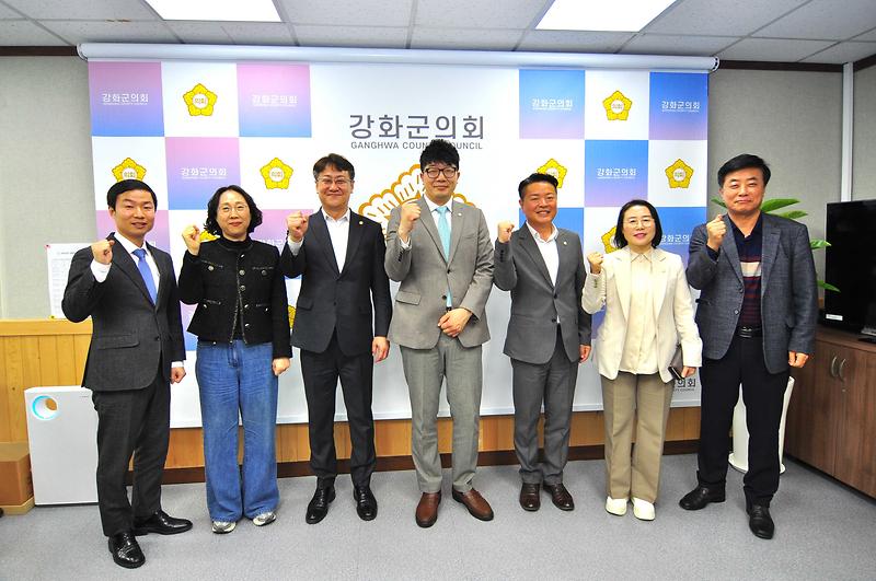 2025-04-17_보도자료(「서구_도시농업_활성화_연구회」_제9차우수사례_현장견학_강화_미래농업치유센터)(2).jpg 이미지