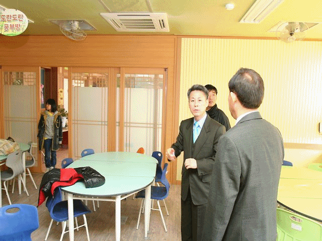 송영우 부의장 관내 초등학교 방문(09.12.22.) 사진