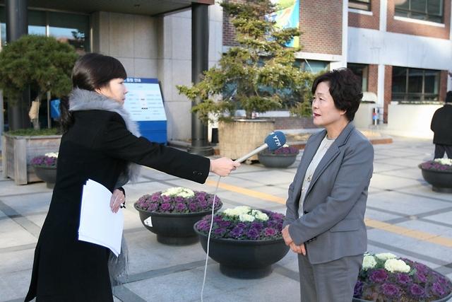 김영옥 의장, YTN과의 인터뷰 사진