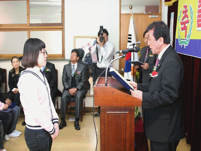 관내 졸업식 참석(2010.2.12.) 사진