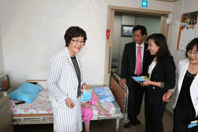 추석맞이 사회복지시설 위문 방문 사진