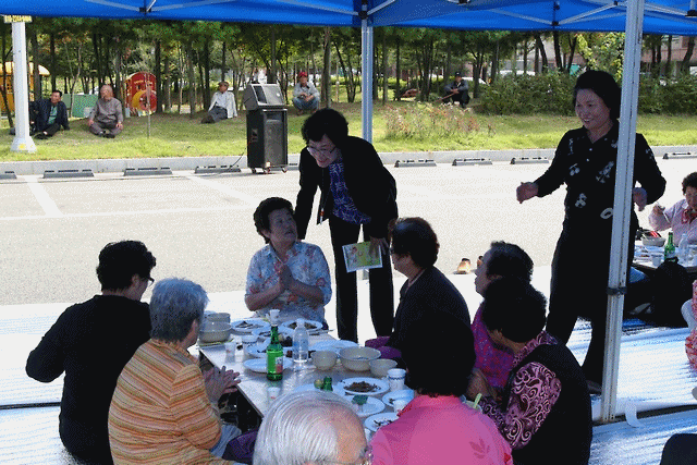 검암경서동 경로위안잔치 사진