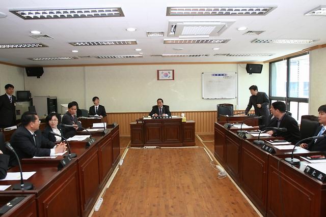 조례개정 특별위원회 사진