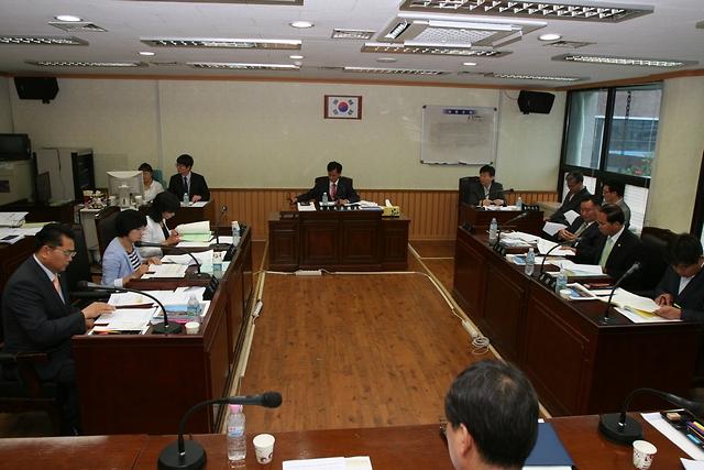 예산결산 특별위원회 사진