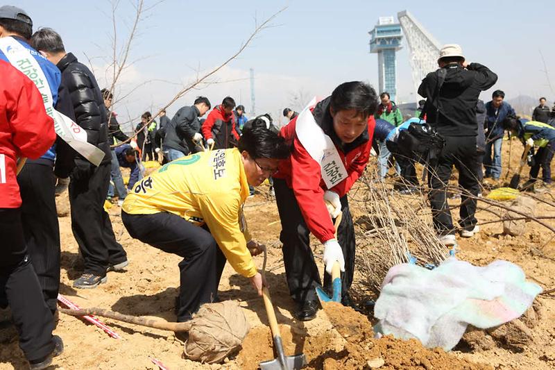 제67회 식목일 행사 참석 사진