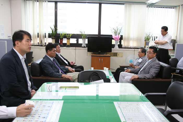 의장단 기자회견 사진