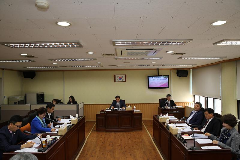 제213회 서구의회 임시회 제5차 기획총무위원회 사진