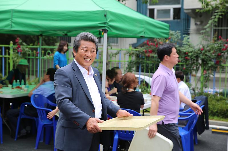 2017.06.20_연희동바르게살기위원회_보훈회관국수봉사2.jpg 이미지