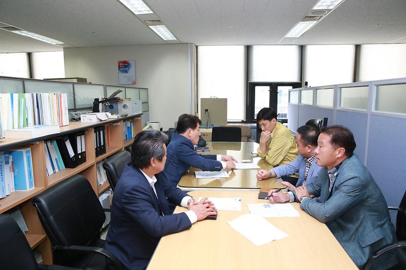 서구의회 의장단, 수도권매립지 반입수수료 가산금 서구 특별회계 편성 촉구 행안부 방문(2017.8.31.) 사진